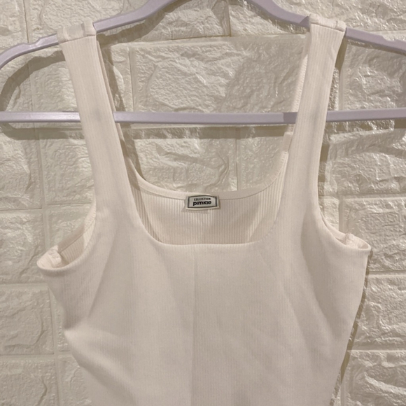 Excellent Condition Rib Square Neck Top | White | Wide Strap Sleeveless - Picture 3 of 5